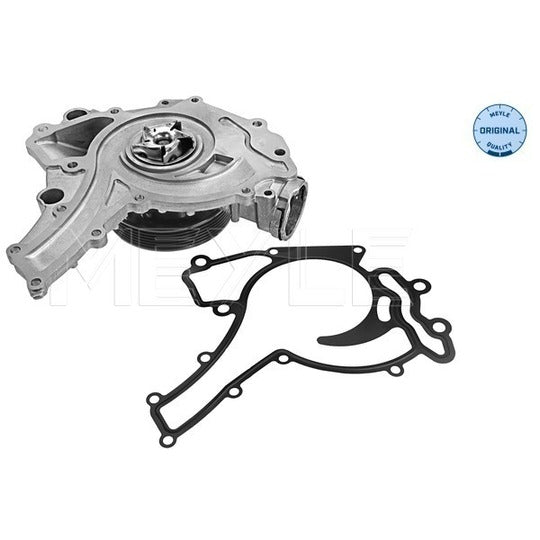 013 220 0011 Water pump