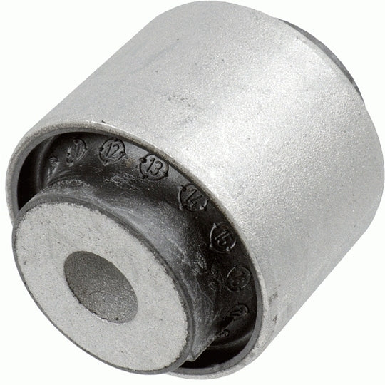 38207 01 Control Arm-/Trailing Arm Bush