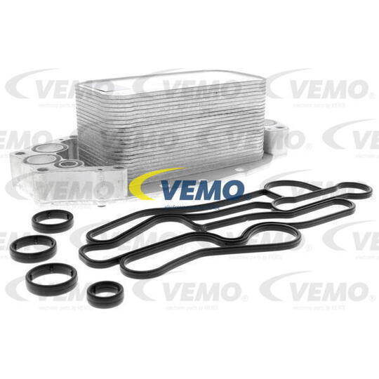 V48-60-0018 Oil Cooler, engine oil